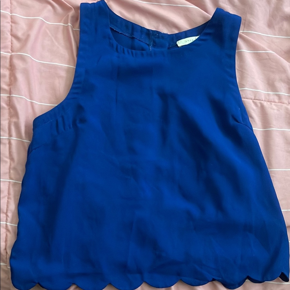 Women's Scallop-Hem Sleeveless Blouse - Royal Blue